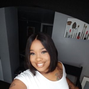Meet your Posher, Tia